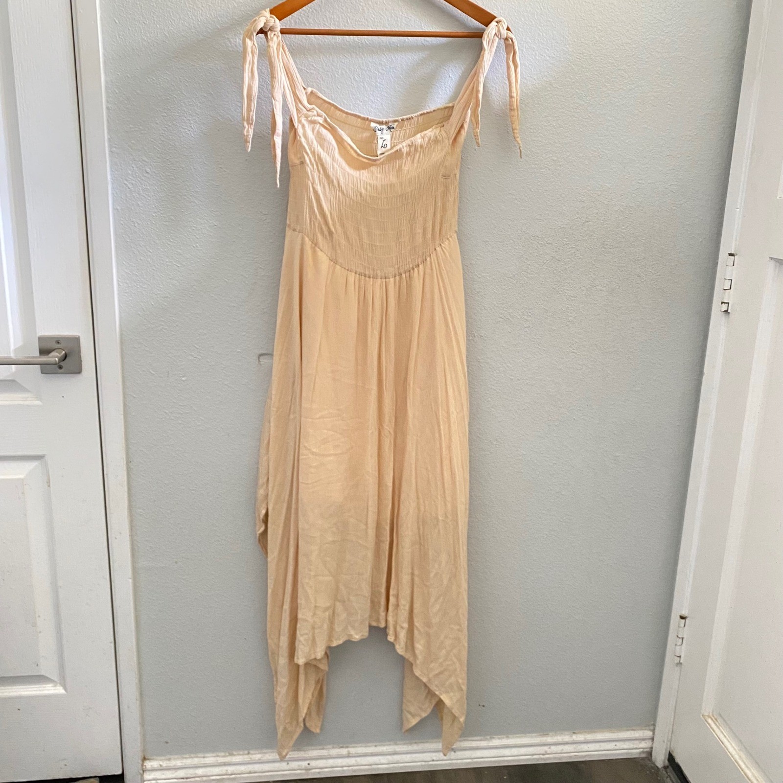 Indigo Rein Peach Smocked Tie Shoulder Handkerchief Hem Midi Dress Large