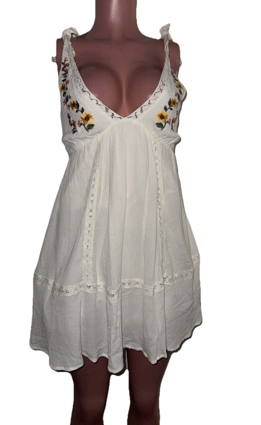 Cute White Forever 21 Lined S Sundress Embroidered Lace Tie Straps Boho Mini
