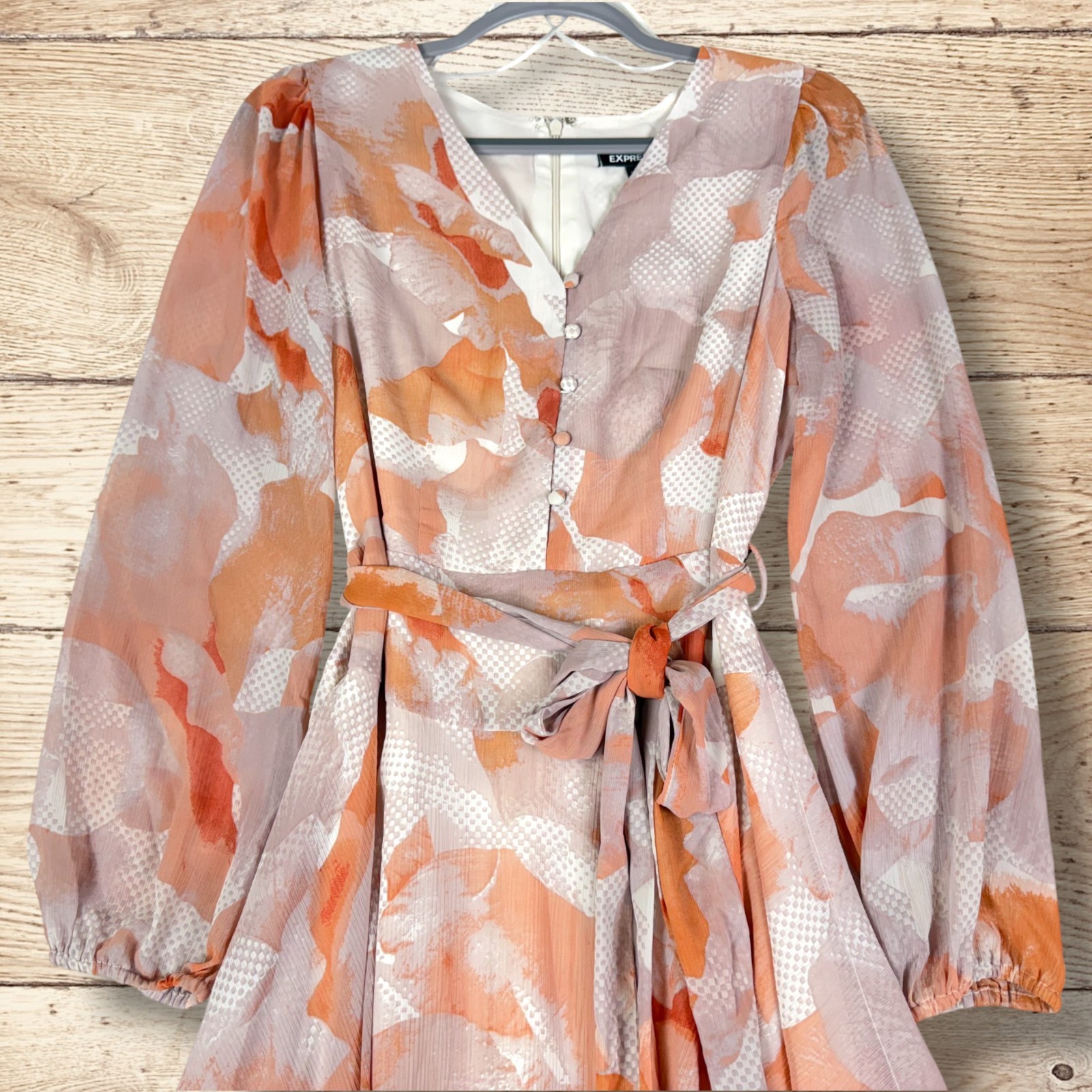 EXPRESS Printed Button Front Tie Waist Midi Dress NWT Size M Peach Floral Print