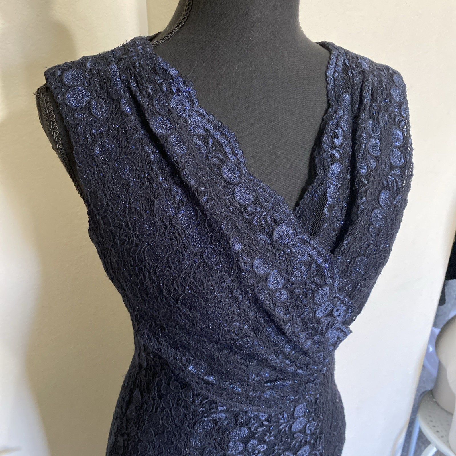 Tahari Arthur Levine Lace Maxi Dress Navy Shimmer Stretch Bodycon Evening wear 2