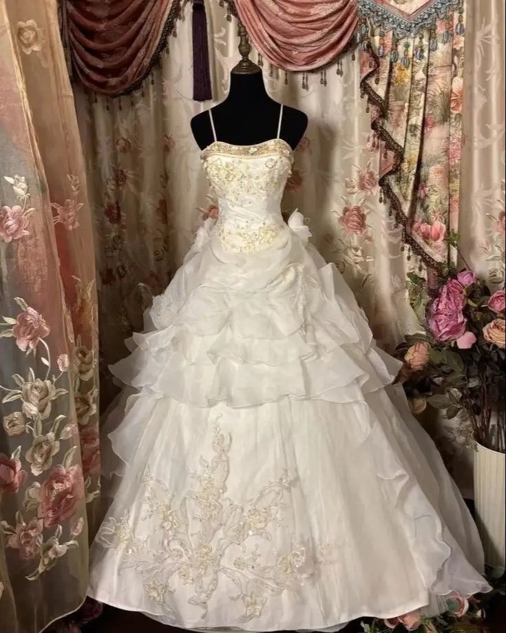 Victorian Evening Dresses White Gold Beaded Floral Lace Applique Party Prom Gown