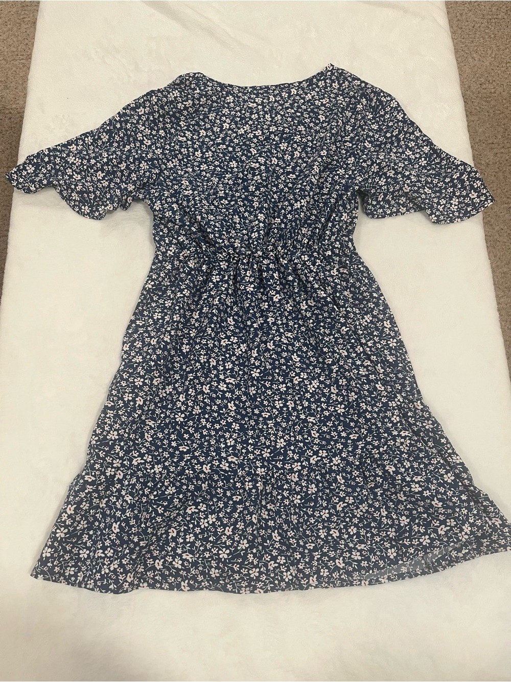 SHEIN Blue Ditsy Floral Button Front Ruffle Hem Dress – Size Small