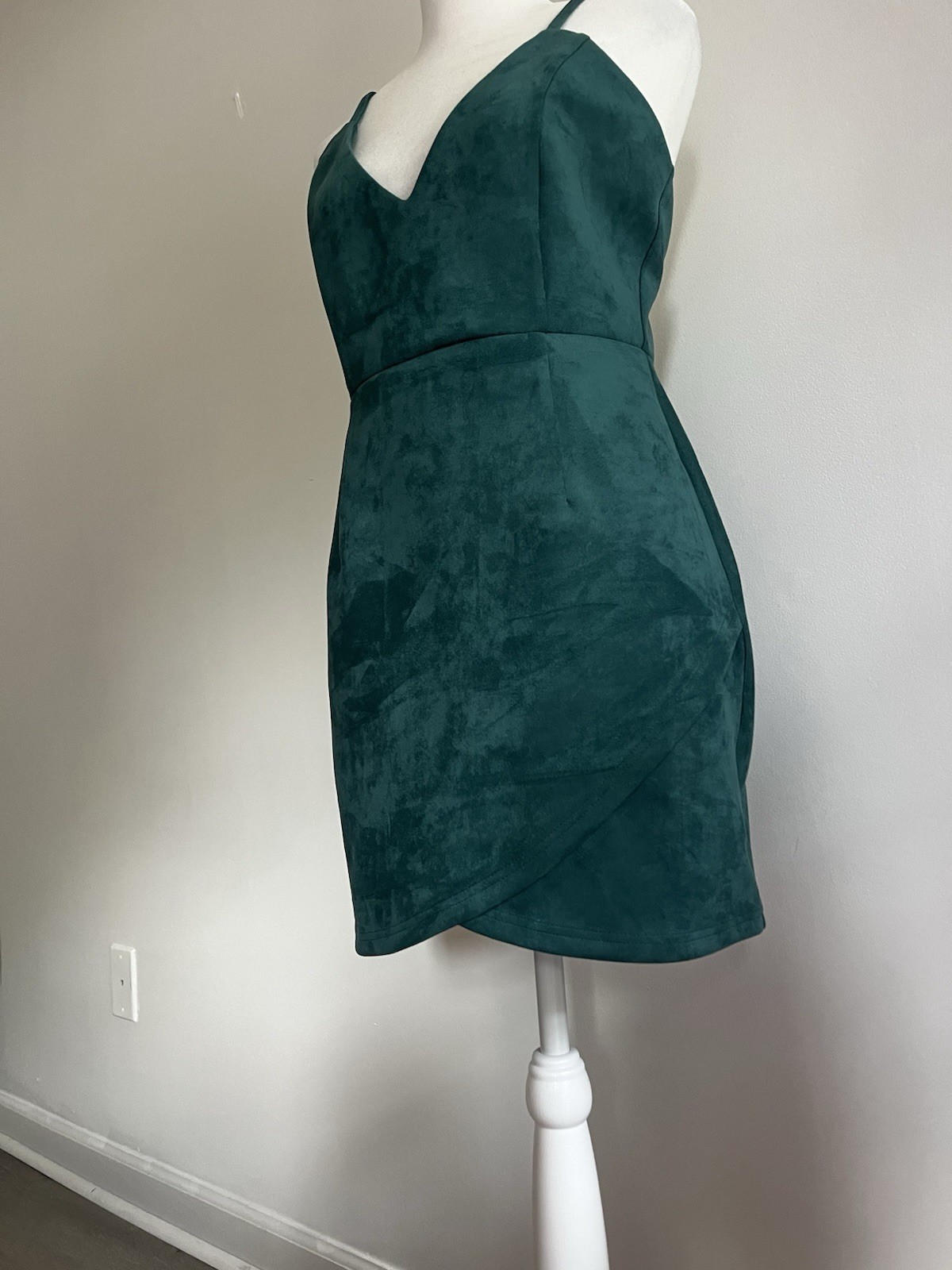 superdown Green Suede V-Neck Strappy Bodycon Mini Dress Zip Adjustable Size M