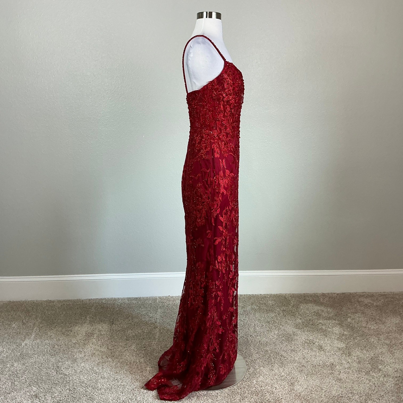 Mac Duggal 20330 Red Evening Gown Beaded Lace Sleeveless Mermaid Dress Size 12