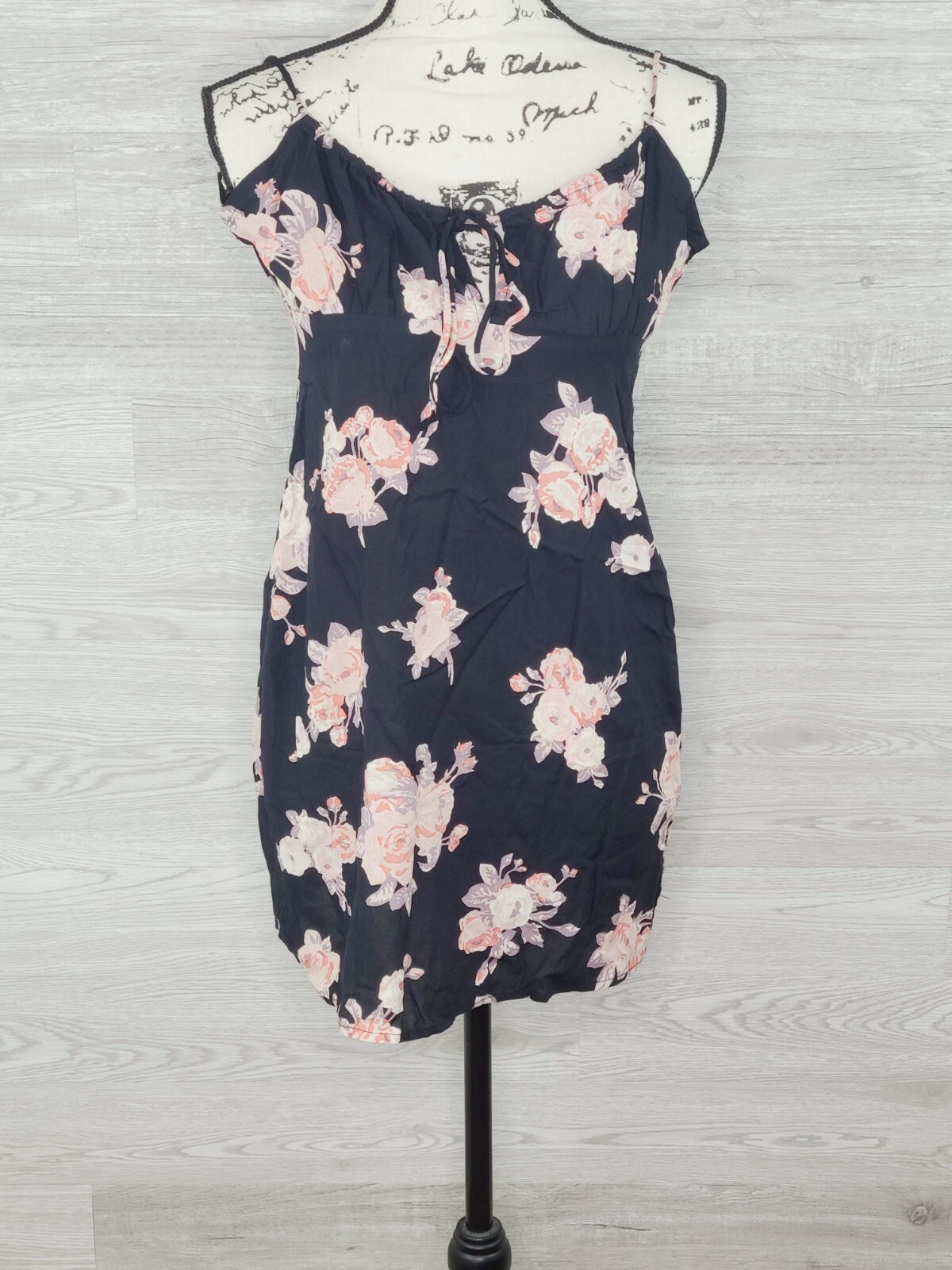Motel PacSun Women’s Black Short Gavel Floral Shift Dress Size XS New