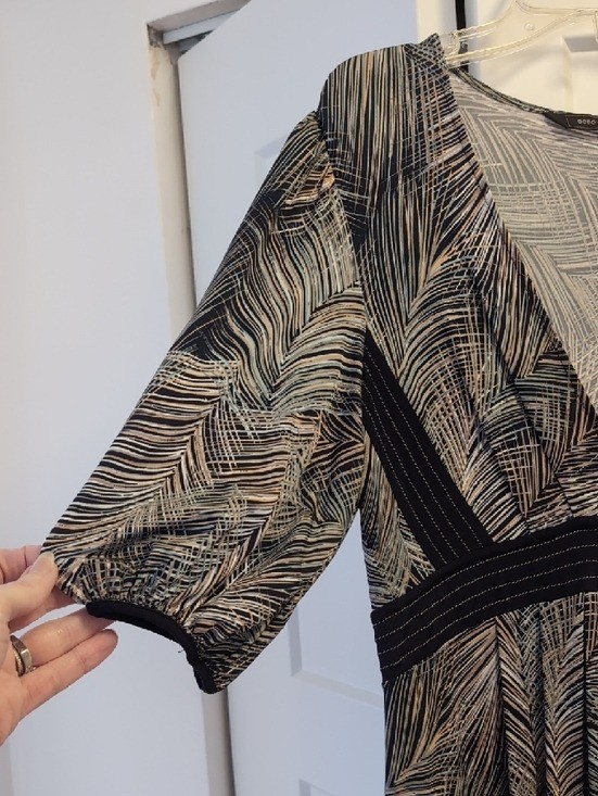 BCBGMaxAzria Patterned V-Neck Midi Dress
