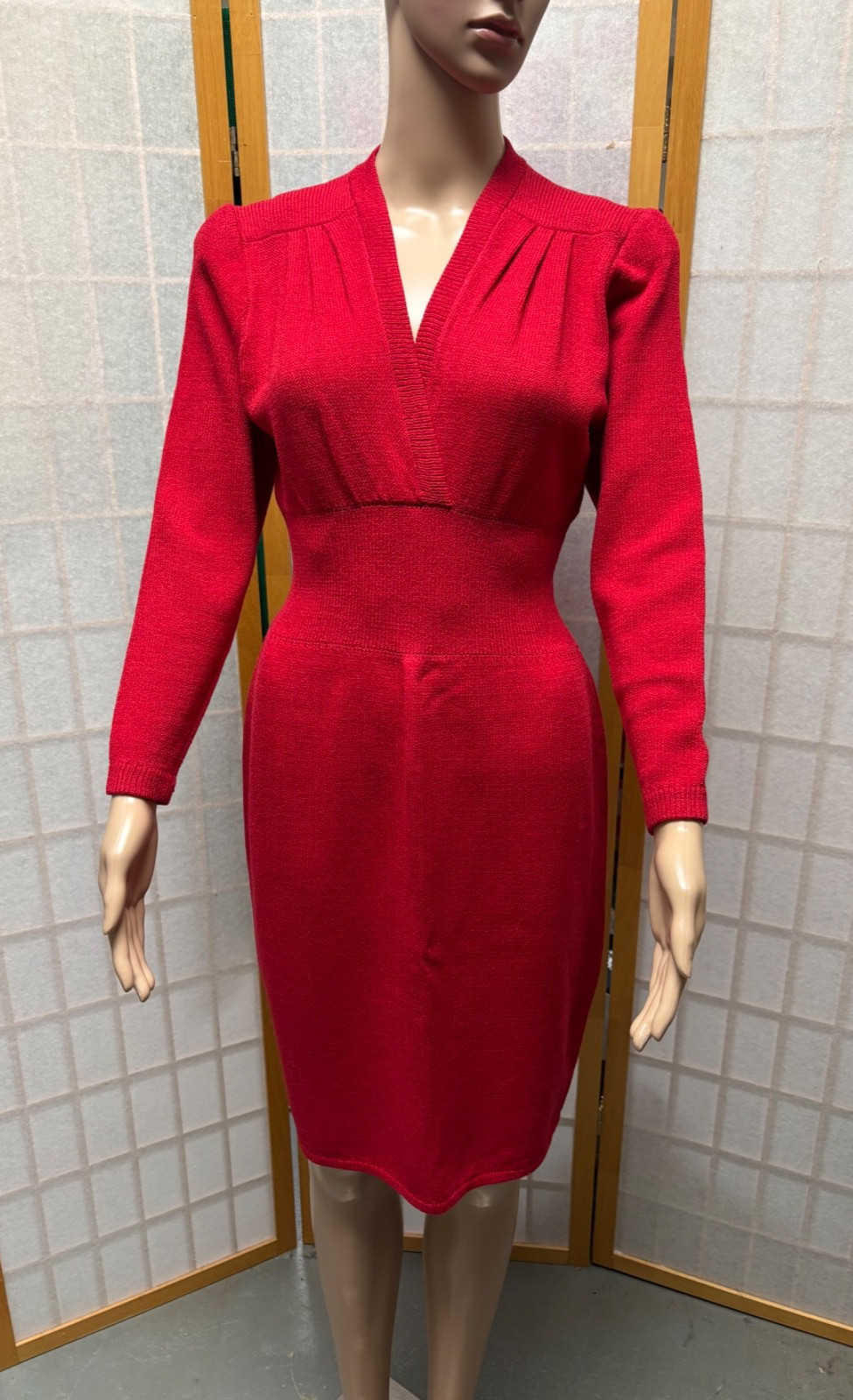 Vintage St. John For Saks Fifth Ave Red Knit V-Neck Dress Sz 2 Long Sleeve