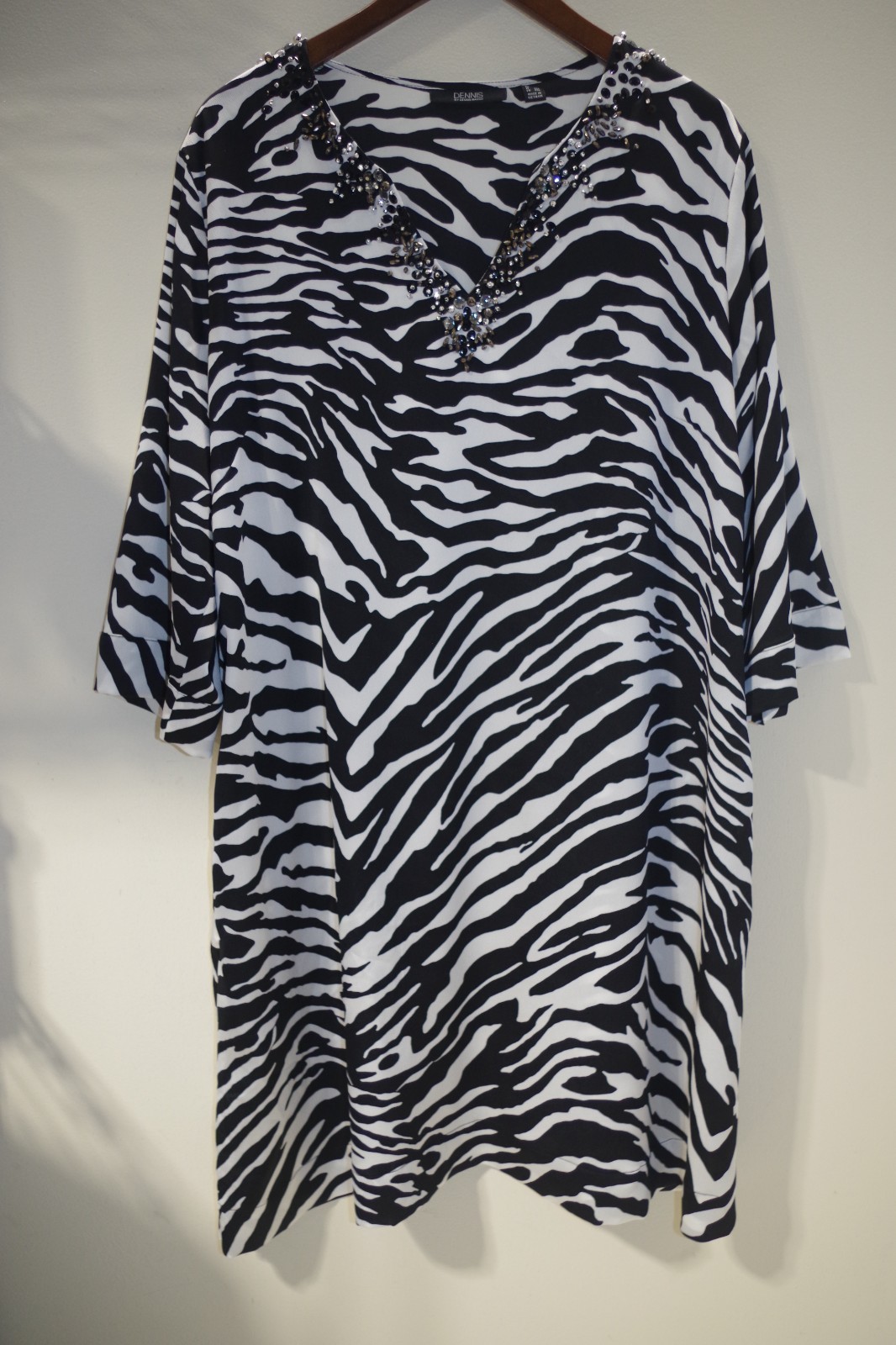 Y1 Dennis by Dennis Basso Black & White Zebra Print Embellished Dress 1X V Neck