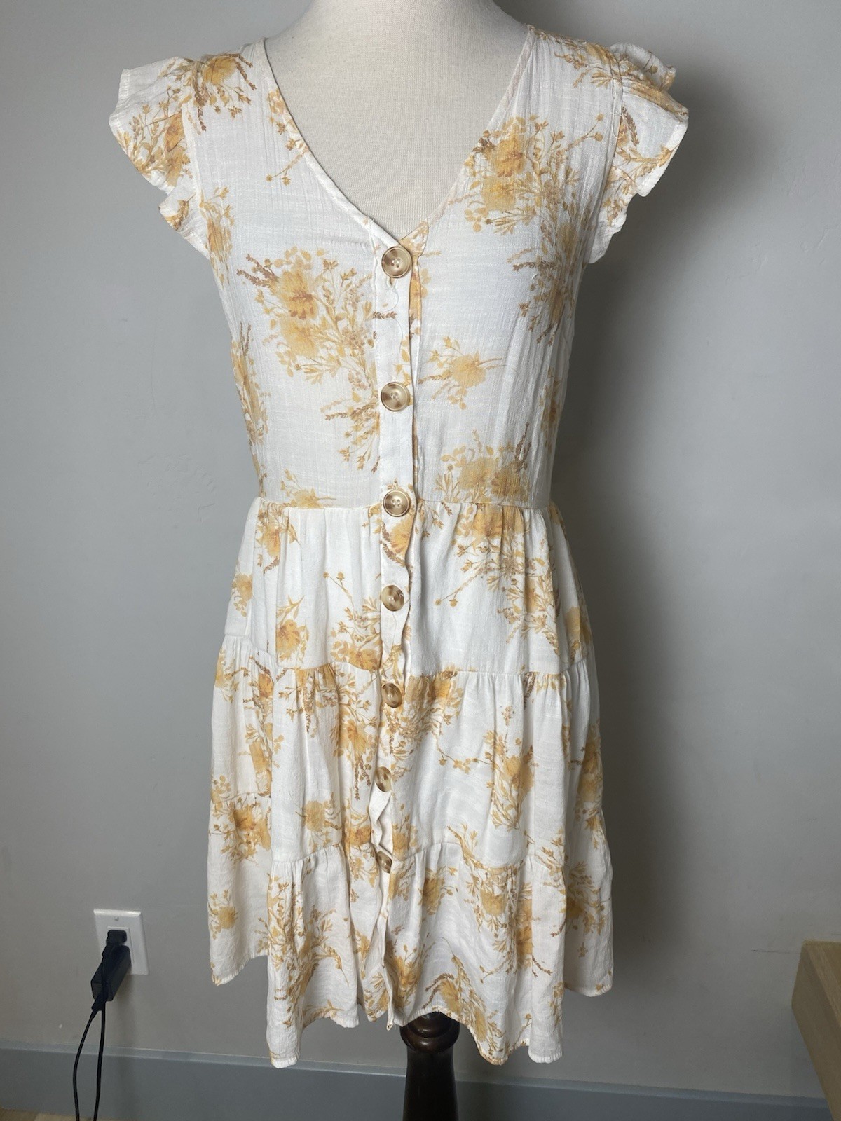Sweet Wanderer Dress Women’s Med White Yellow Floral V-Neck Button Front Tiered