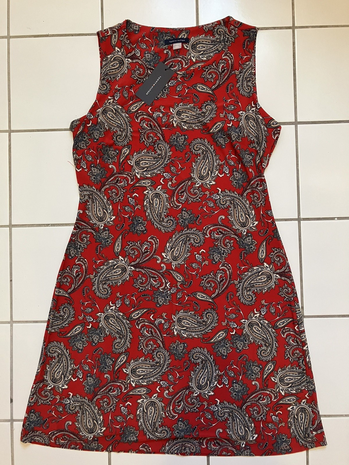 Women’s Tommy Hilfiger Size 10 Red Paisley Print Sleeveless Shift Dress -NWT