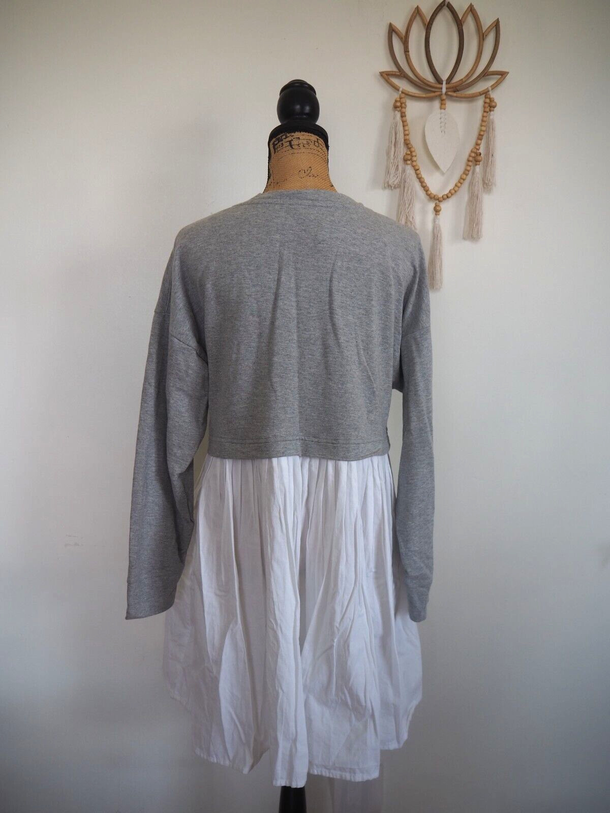 Gray | White Sweatshirt Dress Long Sleeve Pullover Crewneck Knee Length Sz M NWT
