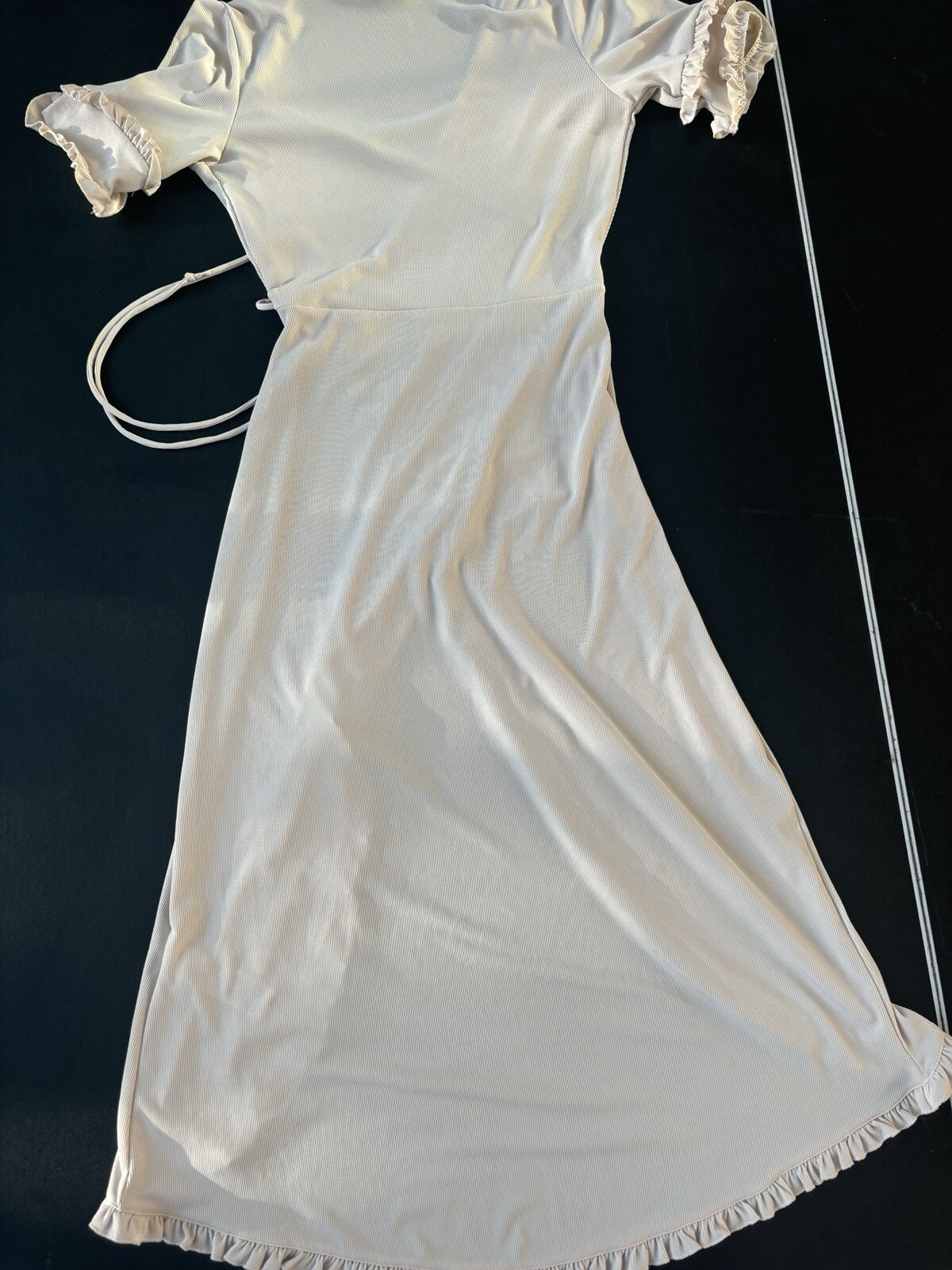 Topshop Waist Tie Belt V-Neck Ruffle Trim Short Sleeves Wrap Dress Cream US 2