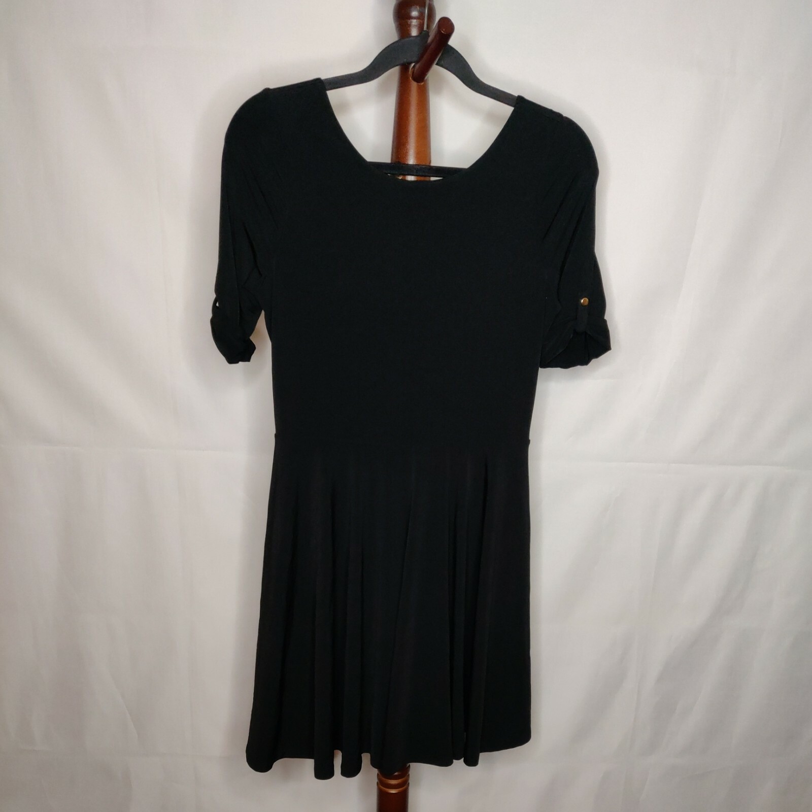 Express women’s size M lined dress black fit & flare adj. sleeves scoop neckline