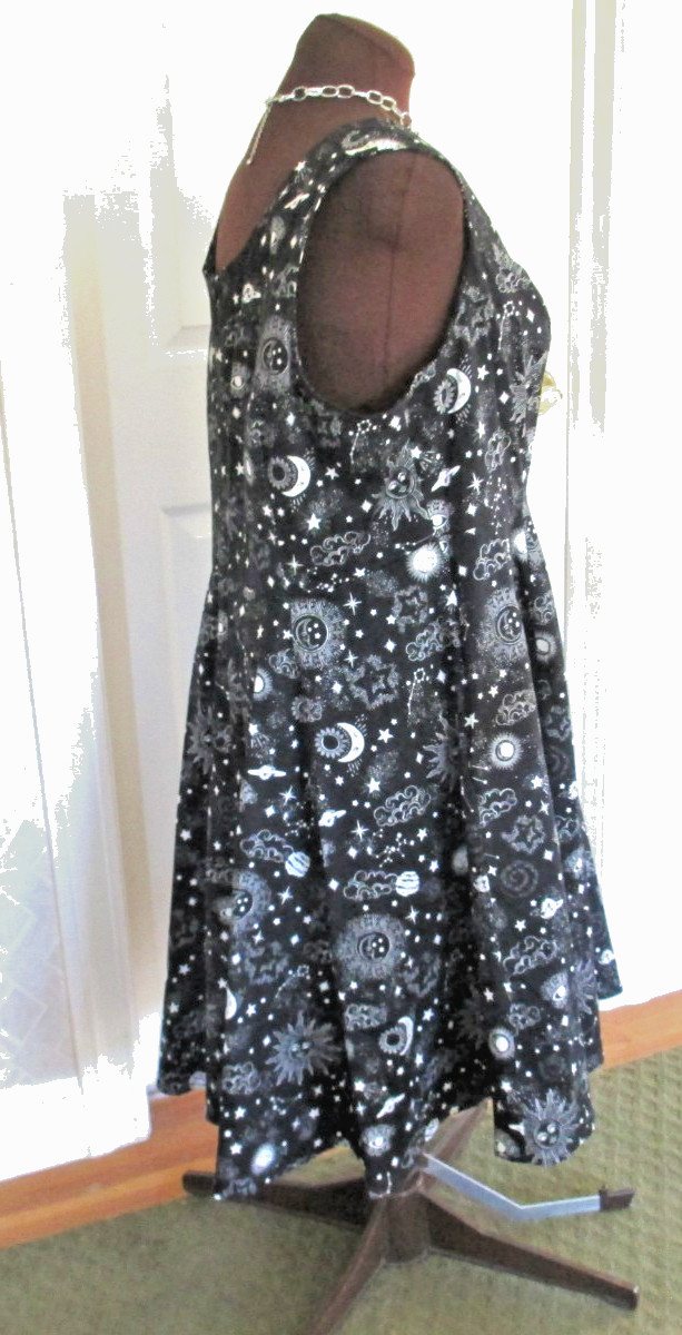 NWOT Eva Rose Celestial Astrology print Dress Plus Size 2X Sun Moon Stars