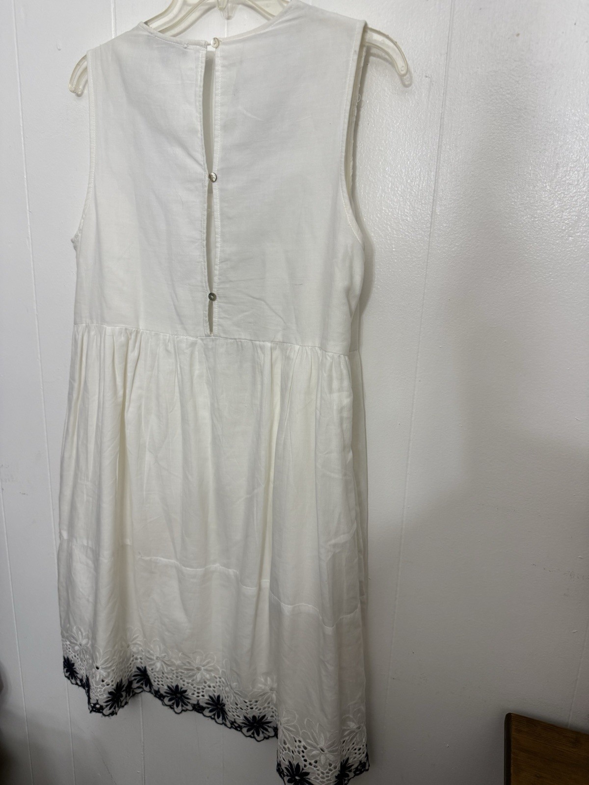 Suzanne Betro White Blue Floral Embroidered Cotton Dress Sleeveless Boho M