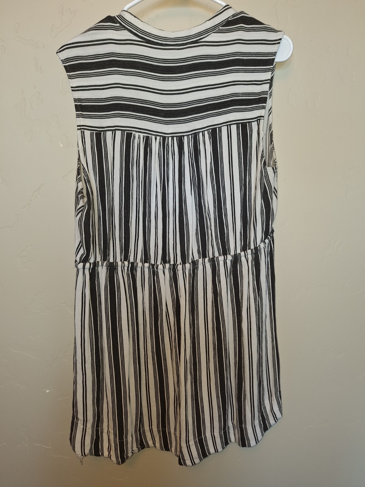 Liv 4 Truth Sleeveless 2x Blue/ White Stripes Preppy, Beach Comfort