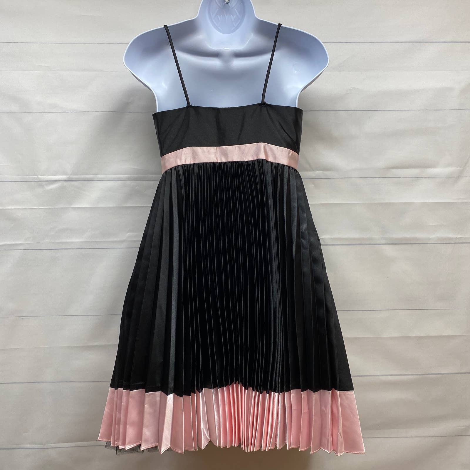 Vtg Jessica McClintock for Gunne Sax Black Pink Pleated Satin Cocktail Dress XS