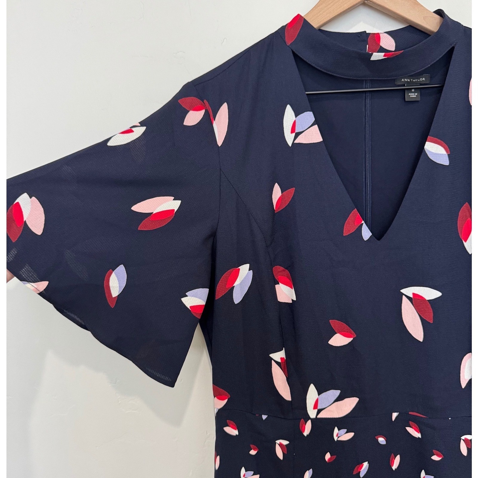 Ann Taylor Cascading Petal Choker Dress Navy Blue Floral Midi Flutter Sleeve 10