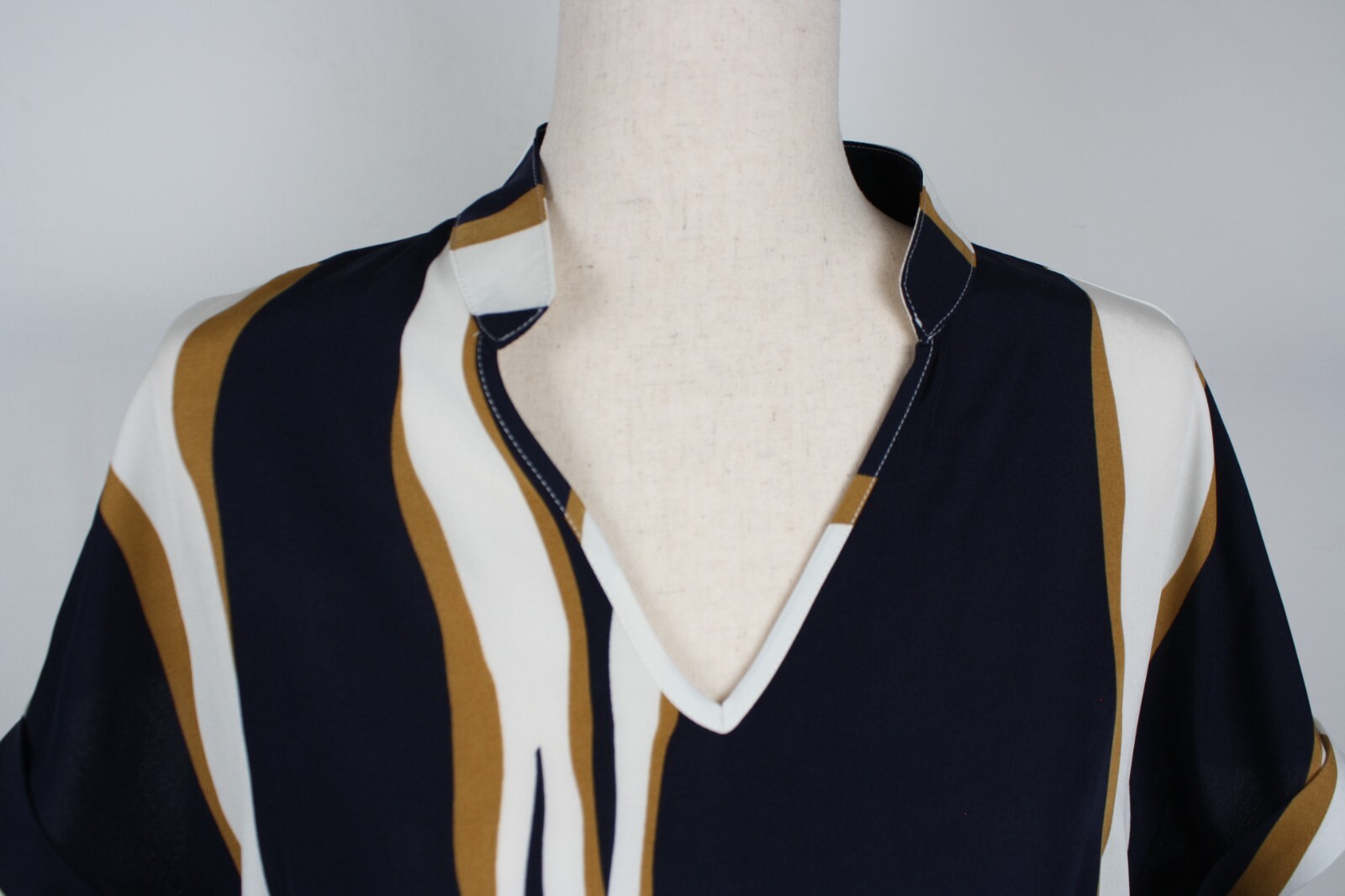 Abstract Stripped Navy, White, Tan 100% Polyester Women’s L Dress w/Belt