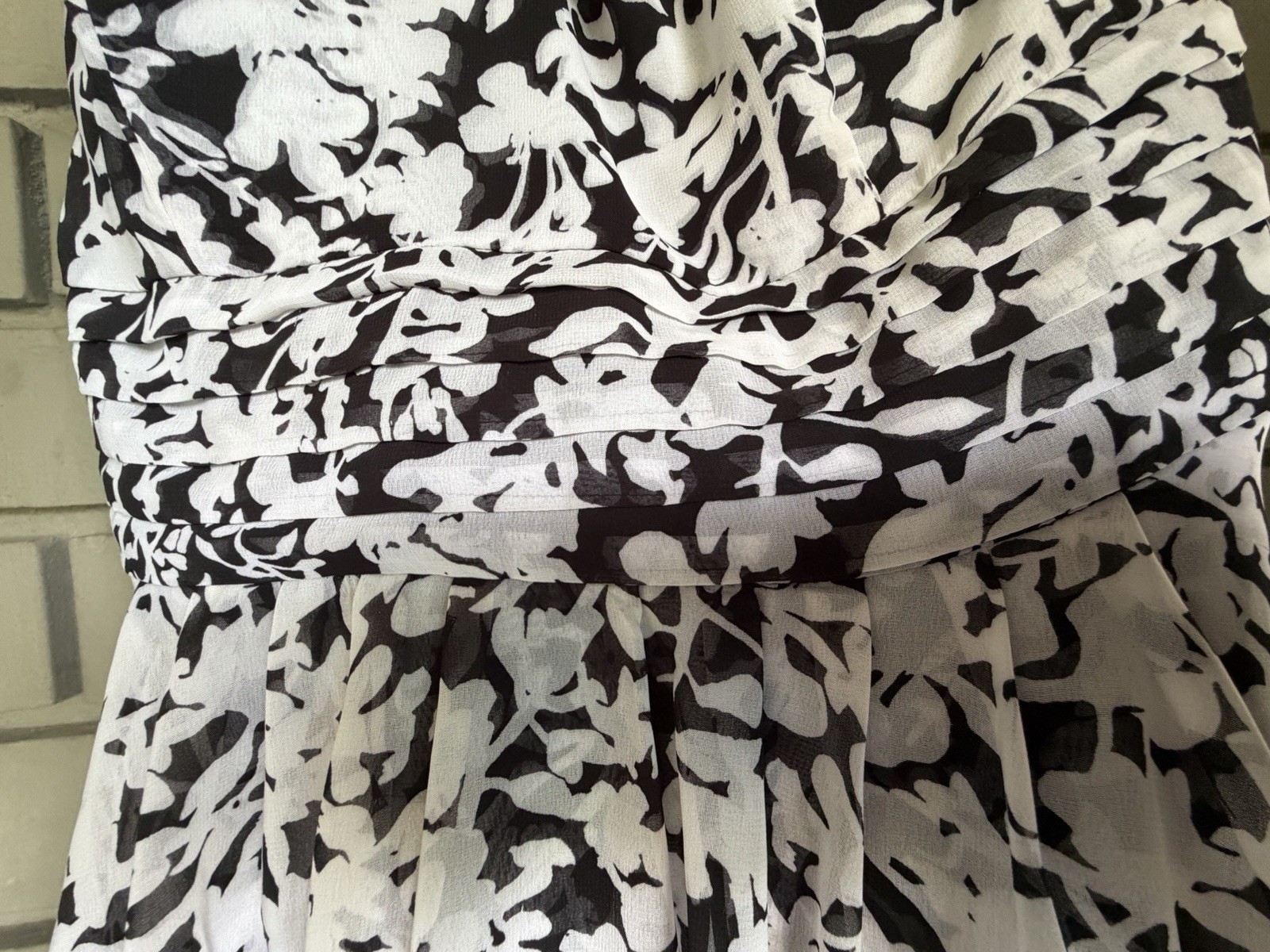 White House Black Market Black/White Floral Strapless Chiffon Midi Dress 6