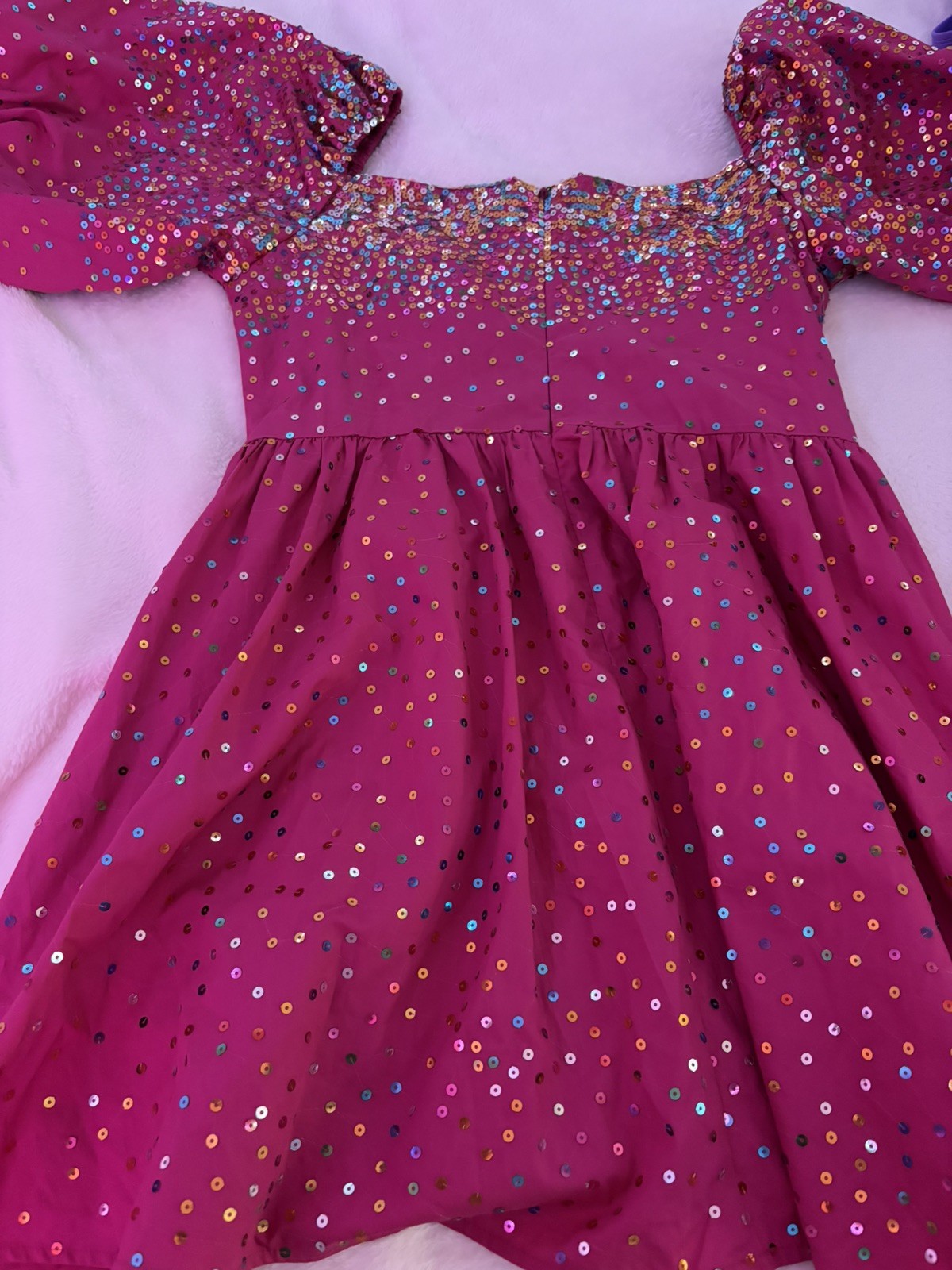 QUEEN OF SPARKLES sequin scattered poof sleeve dress in pink, Medium