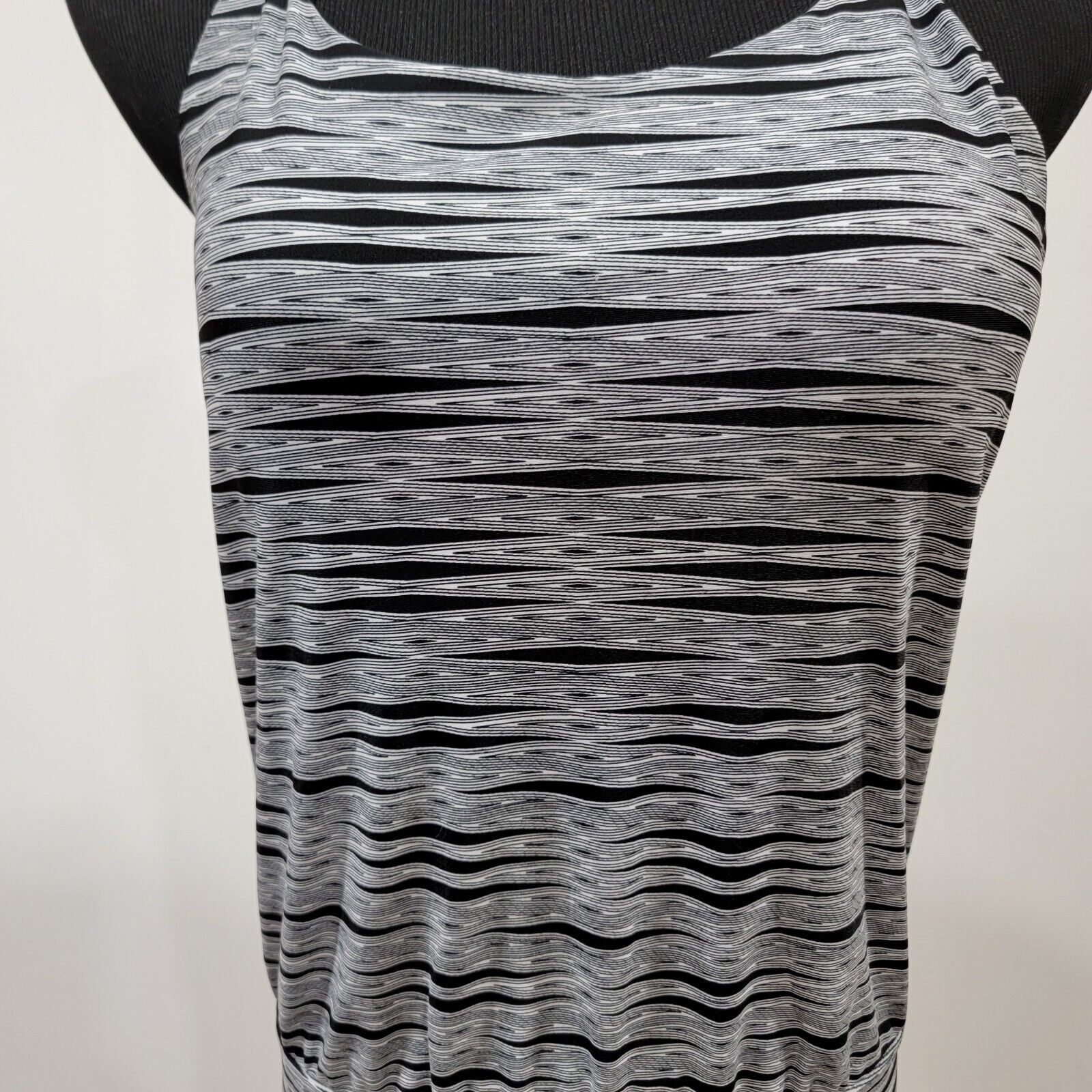 Athleta XSmall Arielle Venice Strappy Yback Athletic Swim Dress Sporty Coastal