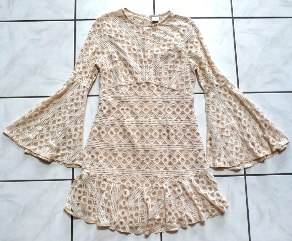 Selfie Leslie Lace Dress Size L Bell Sleeve Nude Ivory Ruffle H327