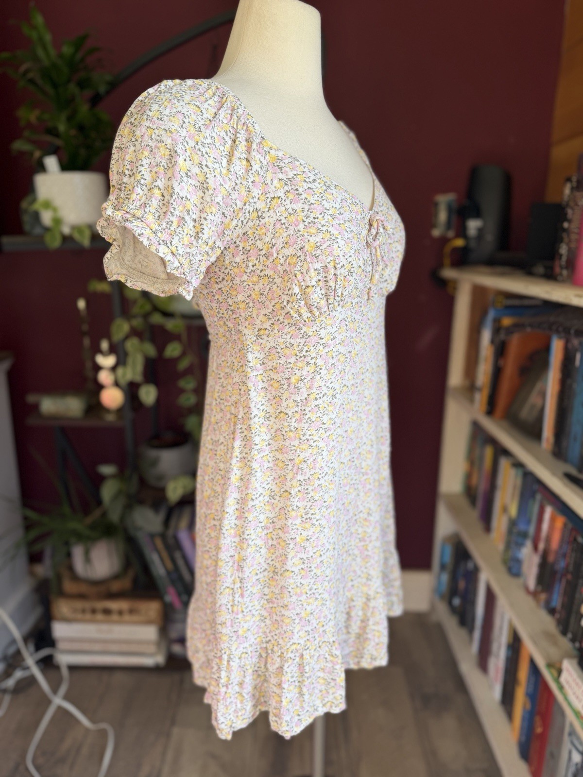 Cottage Core Princess White Pink Yellow Floral Cutout Back Women’s Dress S Sm