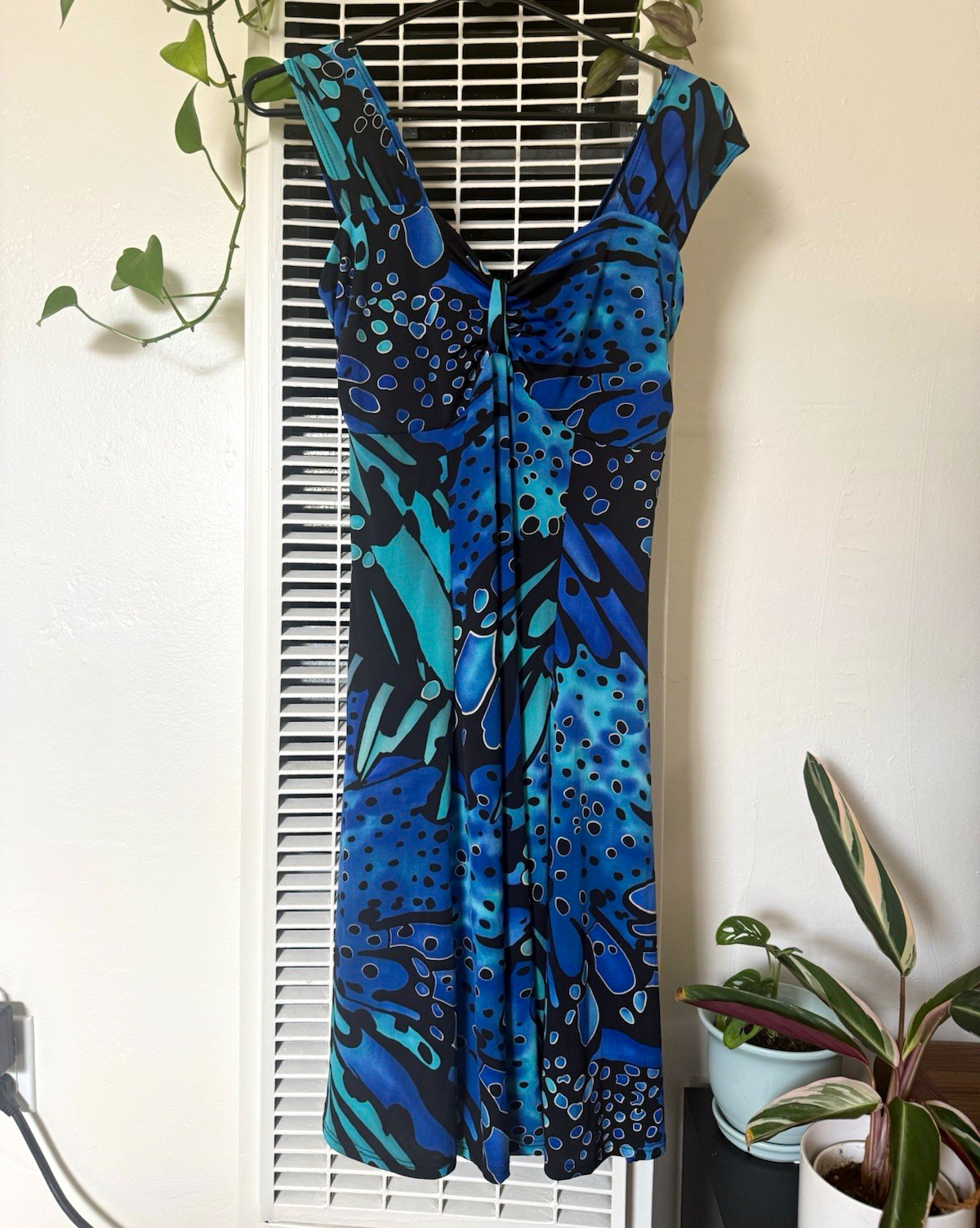 Pretty Woman Blue/Black/Teal Abstract Knit Fit & Flare V-Neck Dress Small