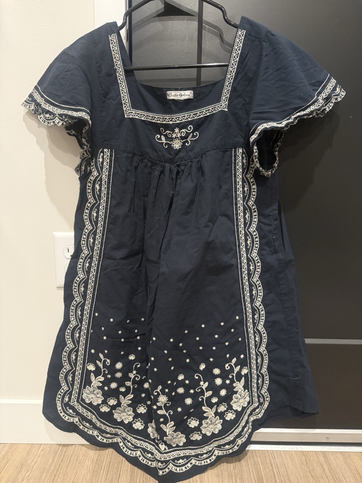 Cute Options Navy Embroidered Boho Dress Women’s Size Large Short Sleeve