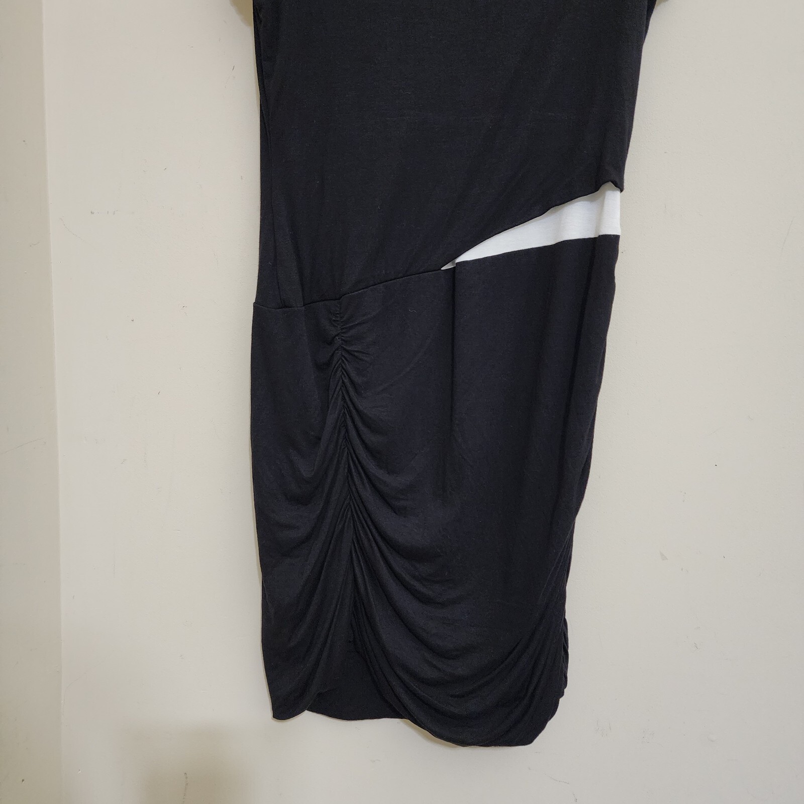 nwt CASUAL COUTURE size Large Side Rouching Slim Fit Stretch Dress Black