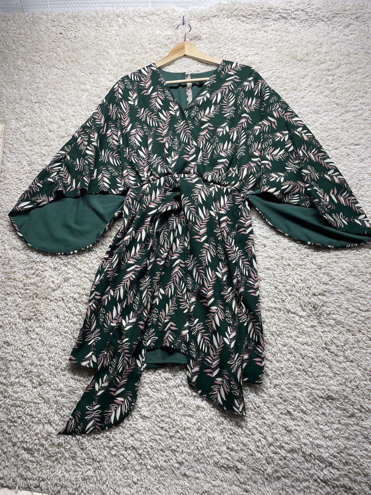 ALEXIA ADMOR Green Palm Dania Surplice Draped Sleeve Dress Sz 4 EUC MSRP $245