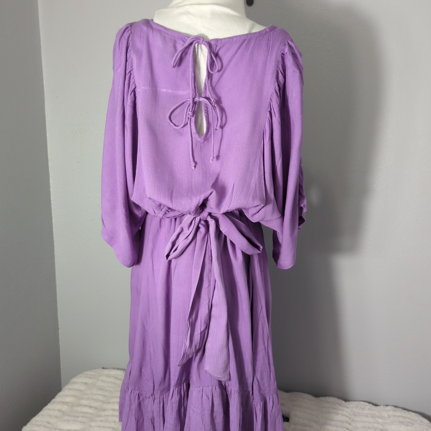 Millennium NWT Women’s Size 3x Lavender V-neck Knee Length Dress 145