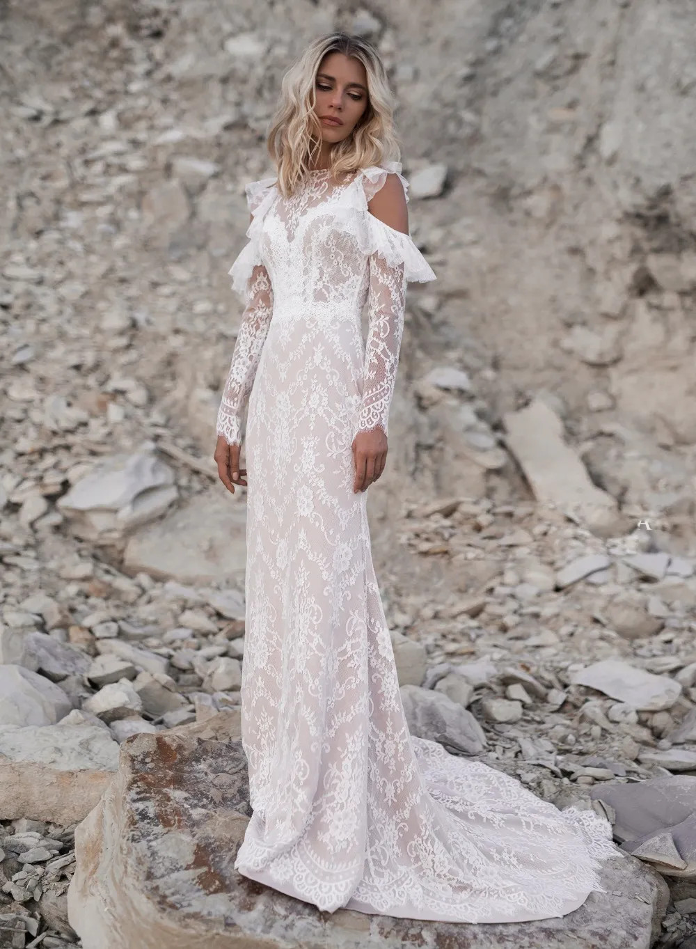 Simple Mermaid Wedding Dress with Long Sleeves and Gemstone Collar Bridal Gown