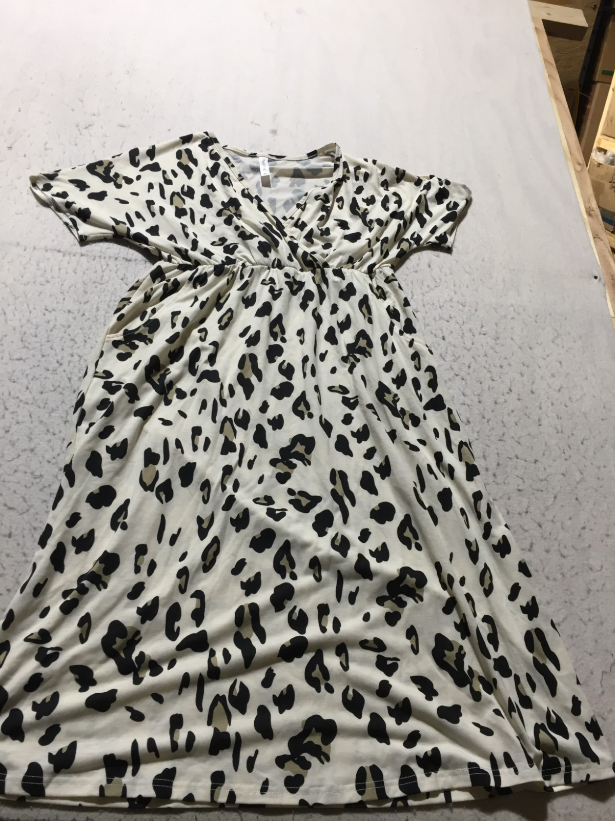 Tickled Teal Dress Womens XL Beige Black Cheetah Print Layered V Neck Pockets