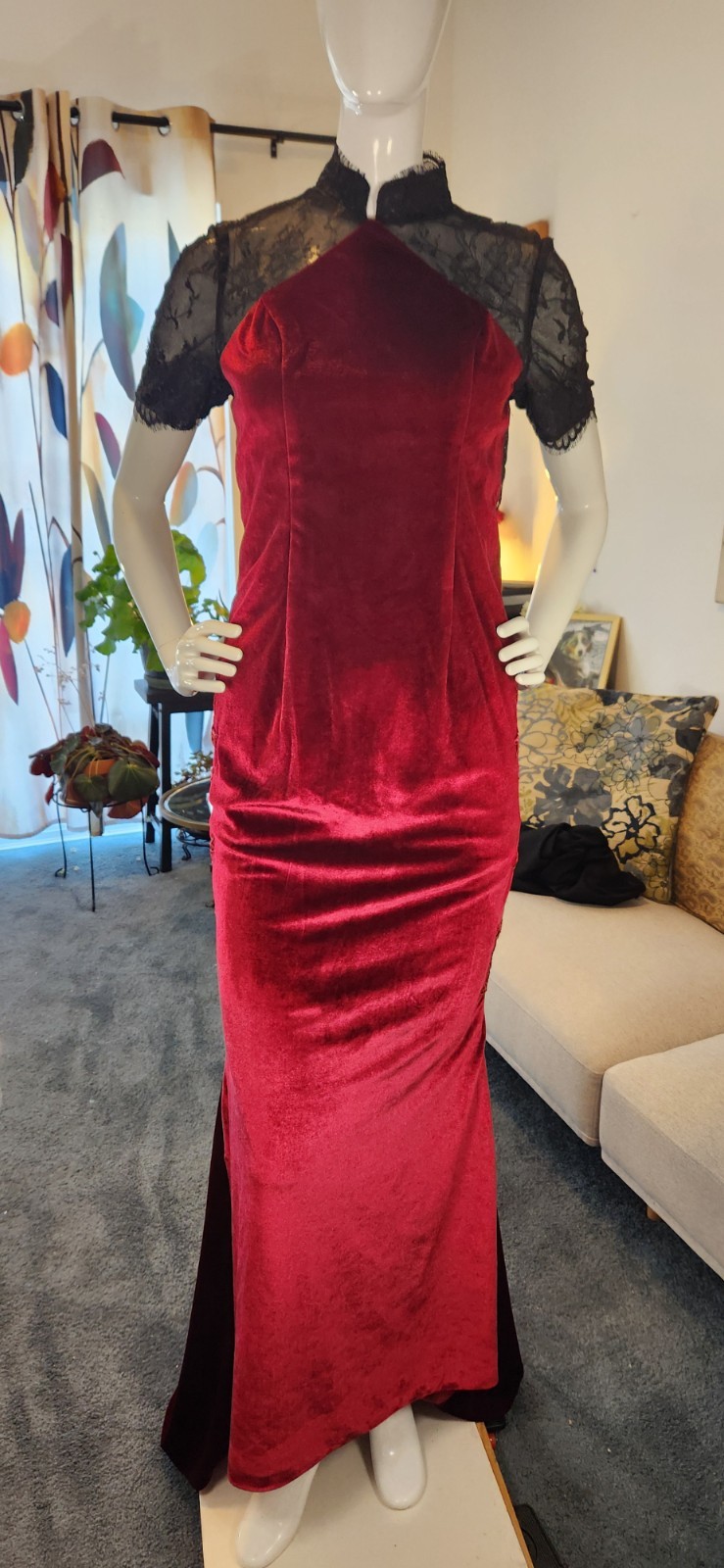 Red Carpet stretch velour dress with Chantilly and Alencon lace size S/M – NWT