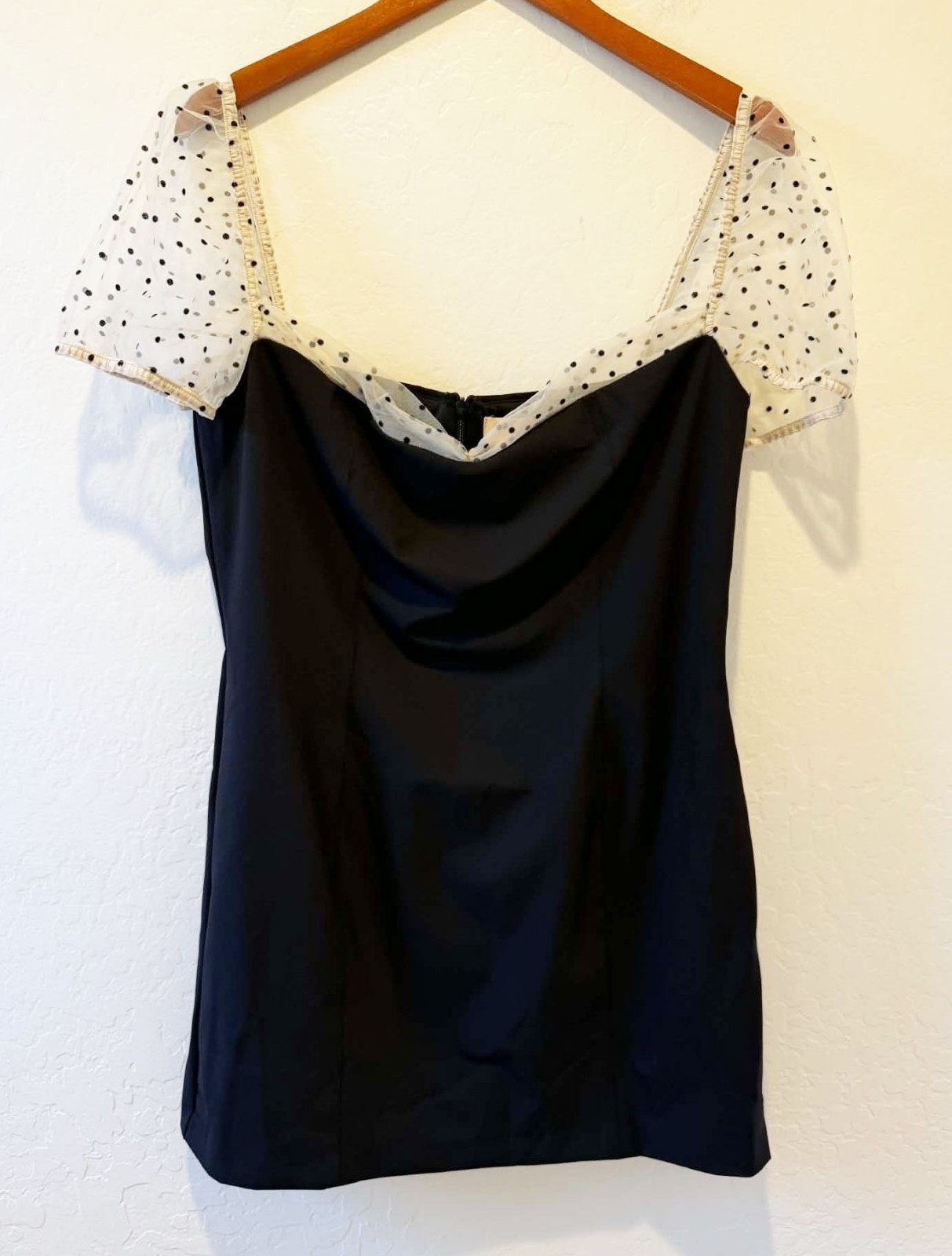 Camila Coelho Mini Dress Size Large Black Flocked Dot Stretch Puff Sleeve Party