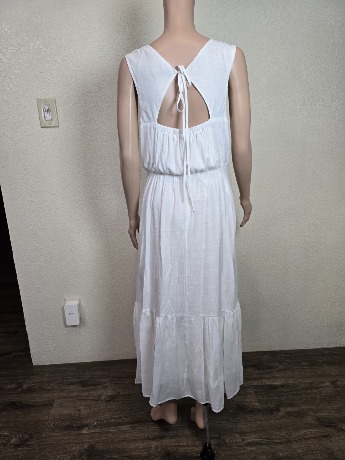 Banana Republic Open-Back Midi Dress White Snow Day sz small Whit Pockets