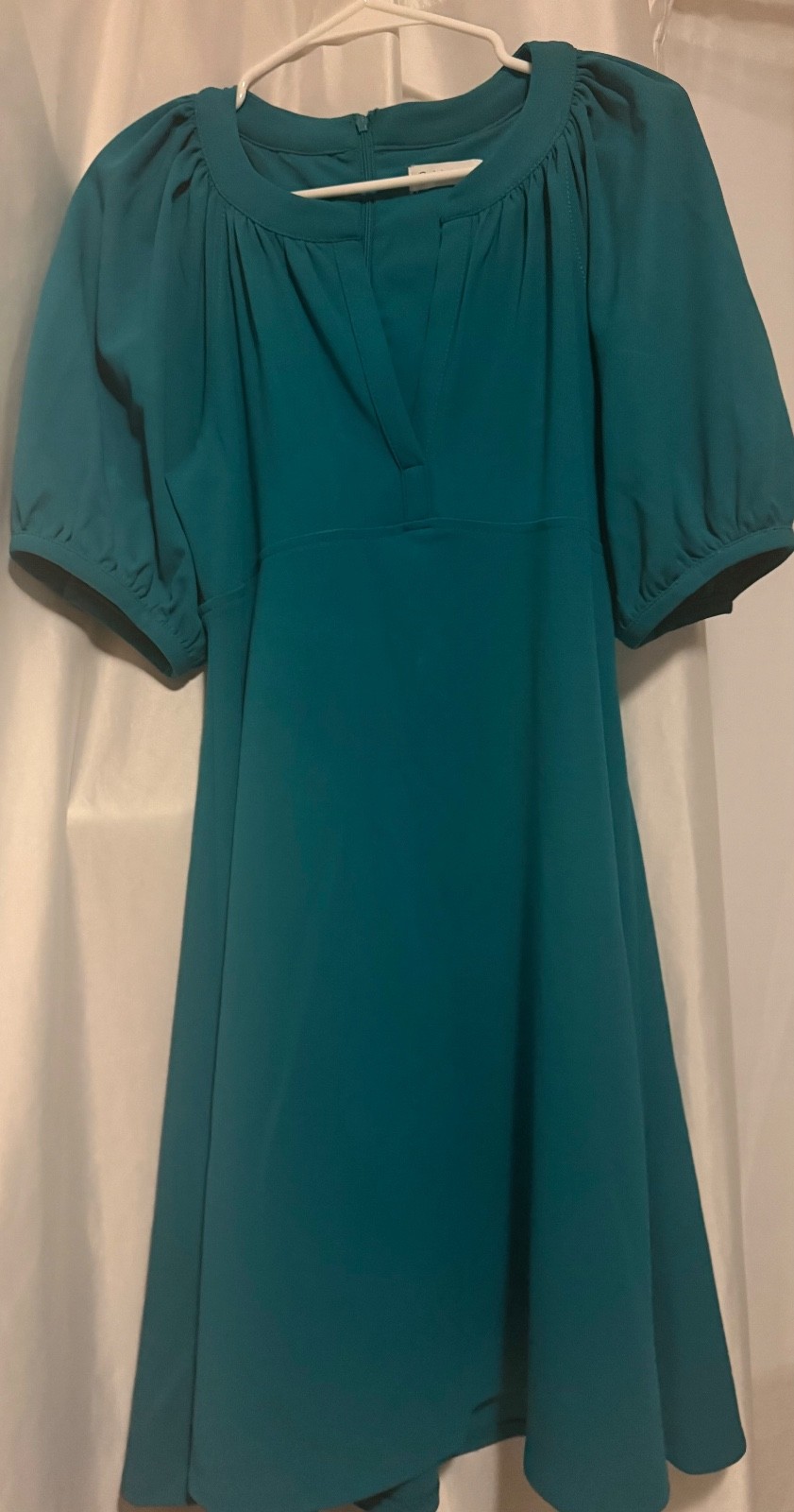 calvin klein dress 6, elegant, can be worn for any occasion. Beautiful color.
