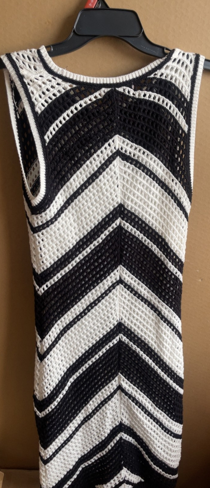 WILLOW & WIND LARGE BLACK AND WHITE DRESS SLEEVELESS