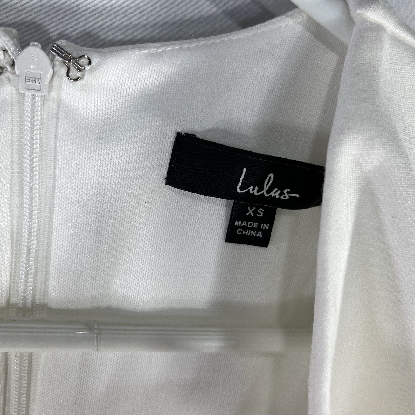 LULUS DRESS WOMENS XS WHITE RAYON NYLON SPANDEX BLEND NWT NEW WITH DISCOLORATION