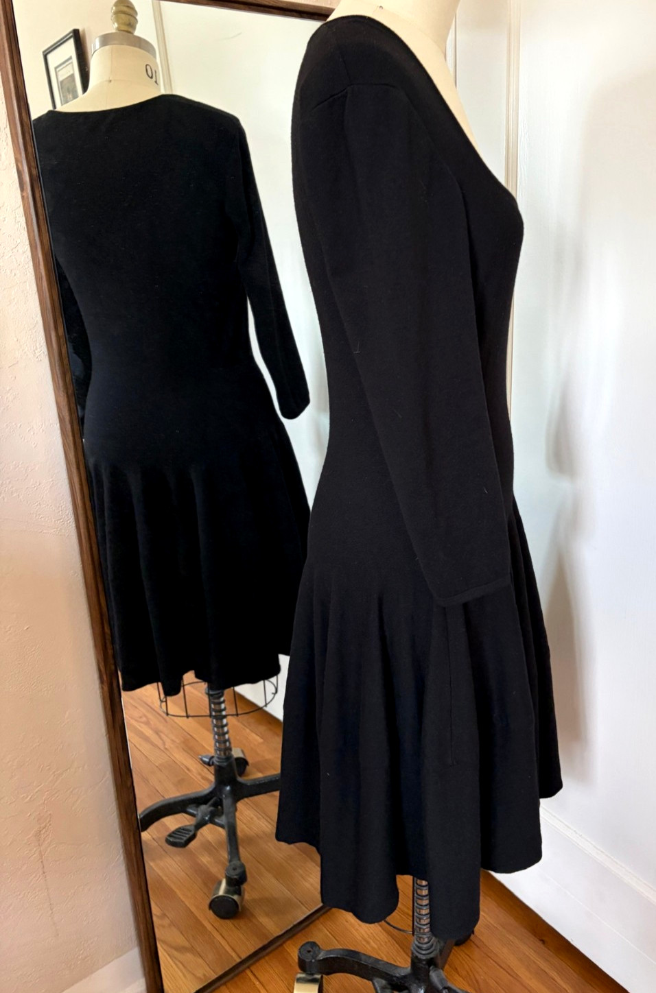 Alexander McQueen Black Fine Wool Short Fit Flare Ballet Scoop Dress Sz L Italy