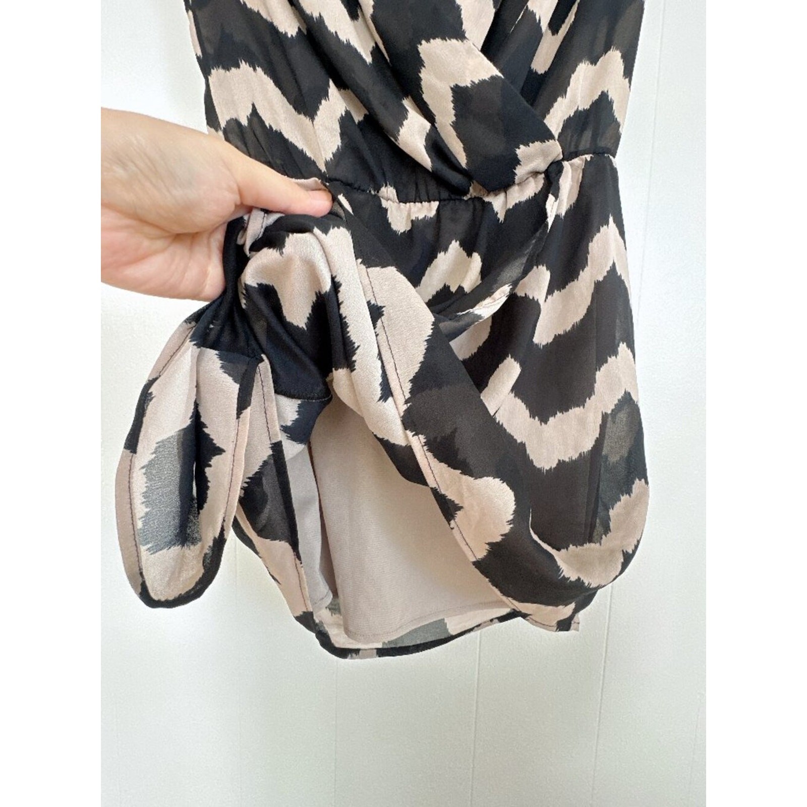 Collective Concepts Black Beige Chevron Print Romper Dress Small XS