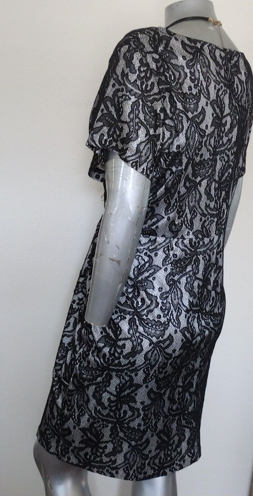 WOMAN ALYX OCCASION LACE KNEE DRESS Size 24W SHORT SLEEVE ZIPPER BLACK/WHITE
