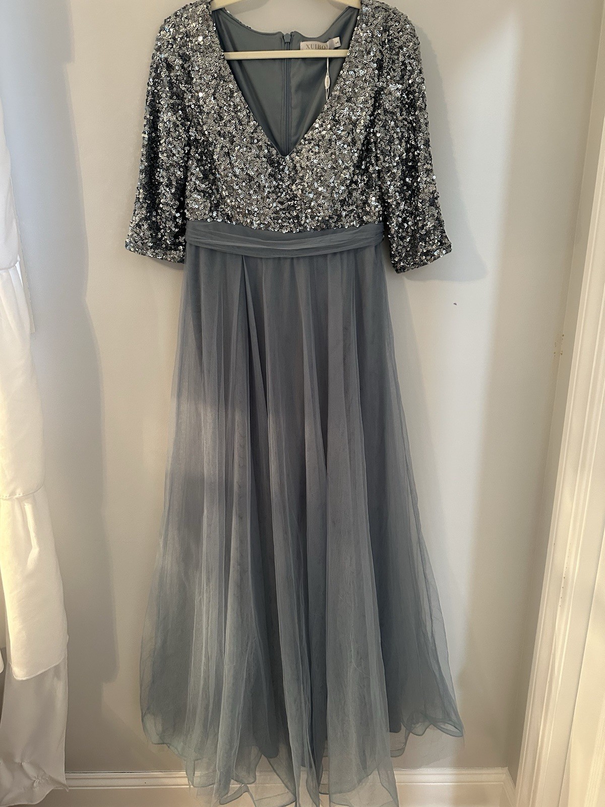 XUIBOL NWT Elegant Formal Dress Size L