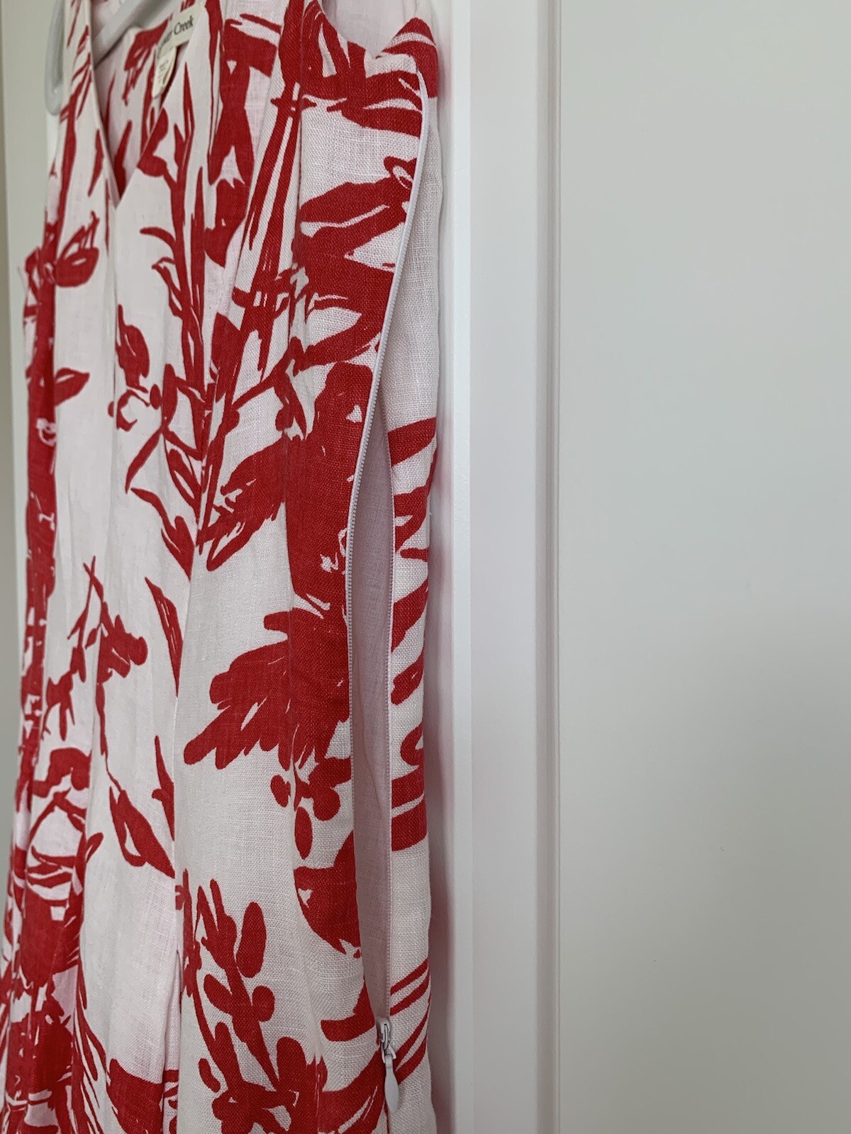 Coldwater Creek Linen Dress Size 6 Midi Red White Abstract Print V Neck Coastal