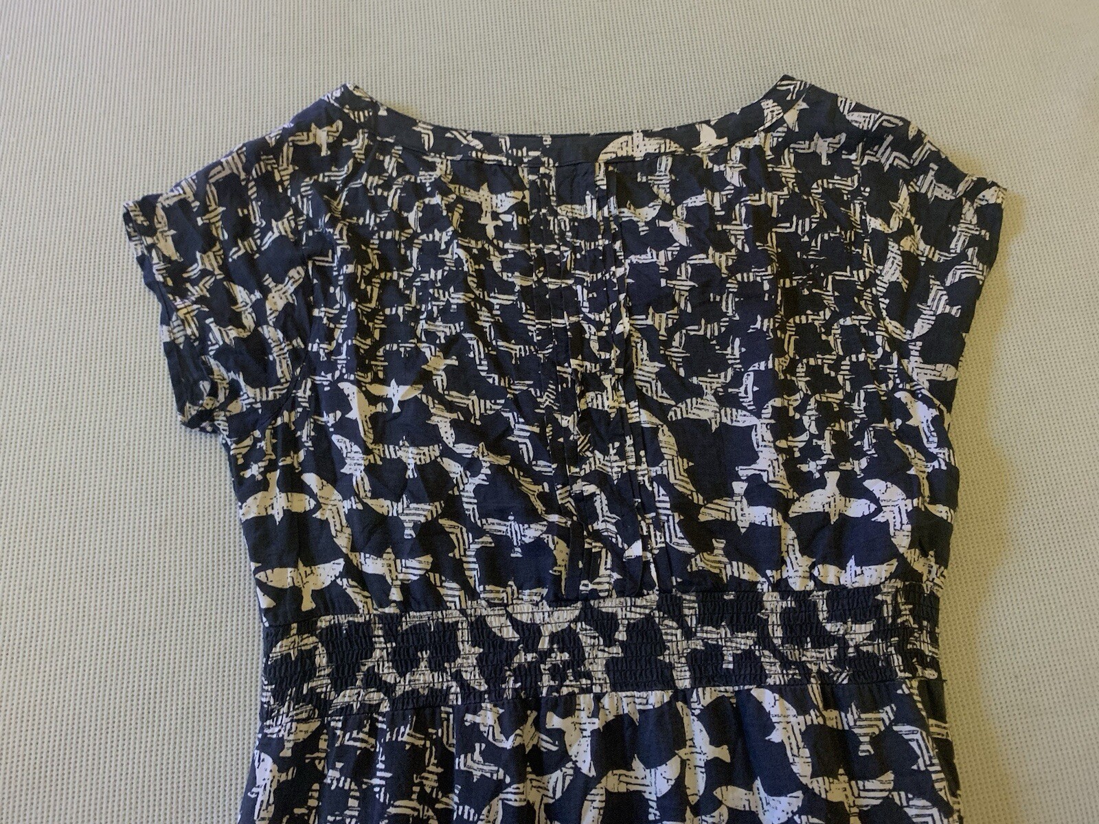 WHITE STUFF, Dark Moonlight-Dove Print-V Neck-Short Sleeve-Lined-Dress. Size 8