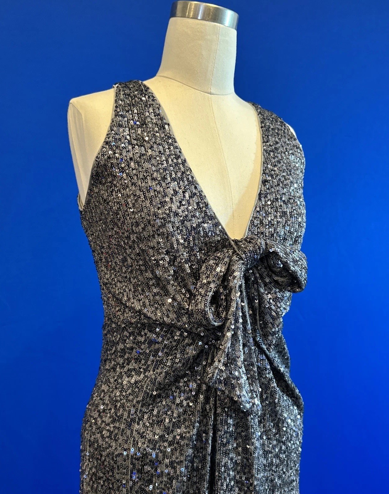 One33 Social “The Marilyn” Sequined Gray Cocktail Dress Size 0 Never Worn
