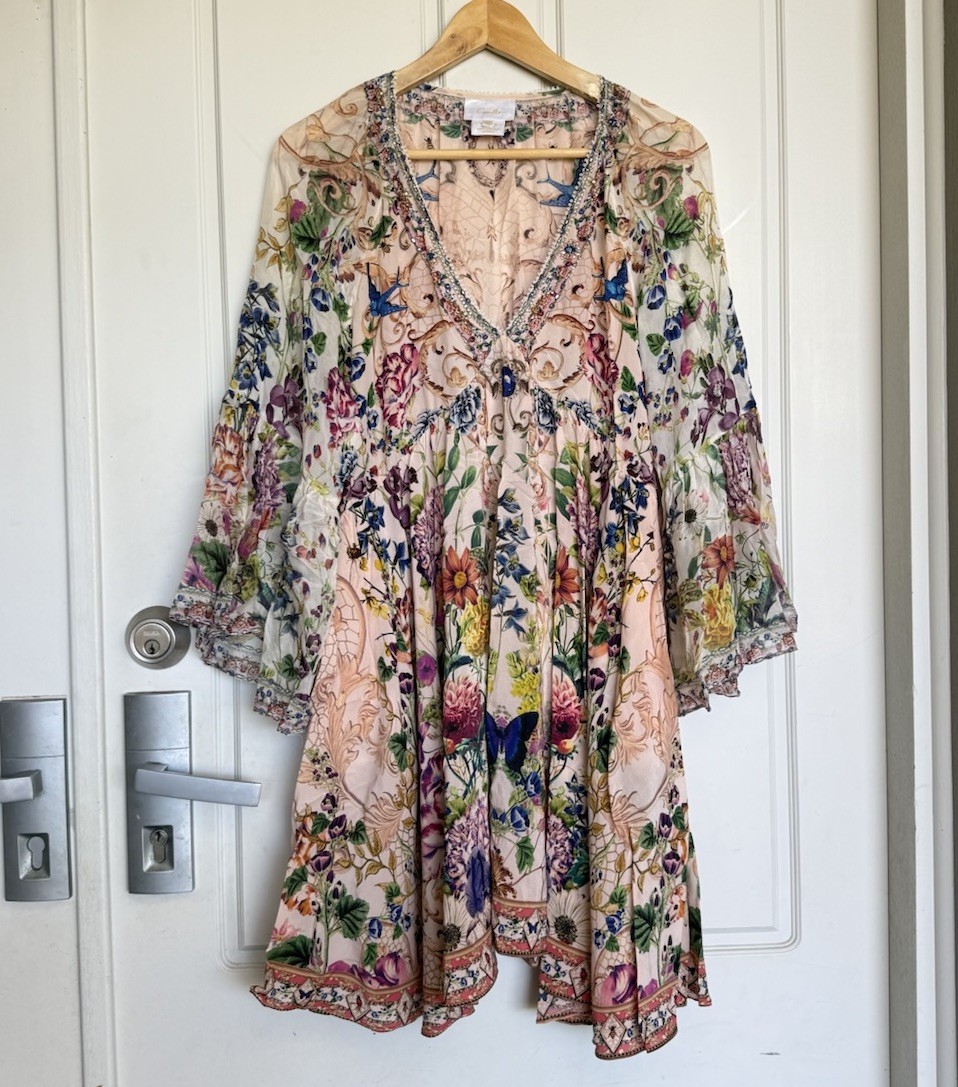 Camilla Dress Size S-M Oversized Queens Bee Hive Floral Flared Sleeve 100% Silk