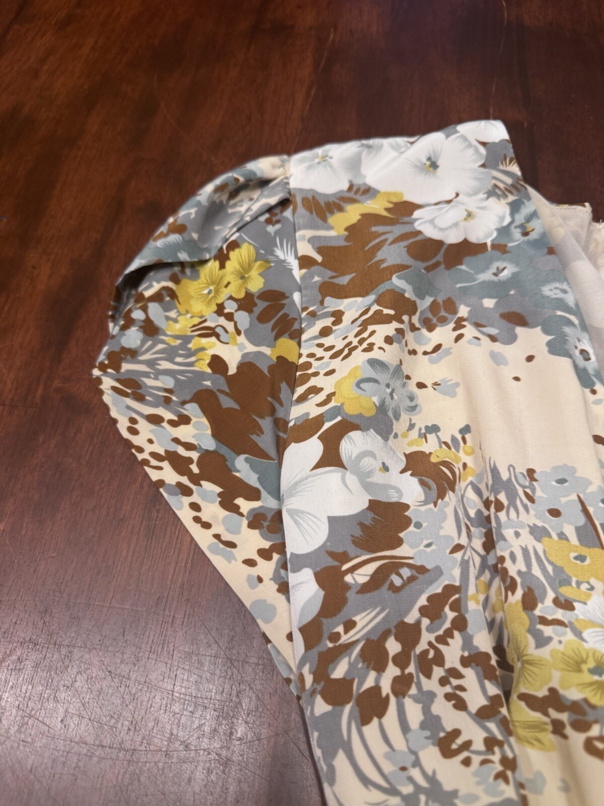 Darling Dress Adjustable Tie Waist Zippered Back V Neck Gorgeous Floral Size L
